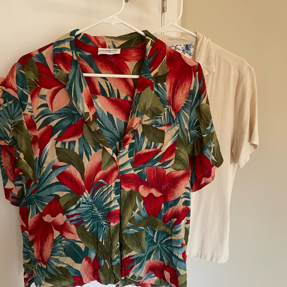 ❤️ 2 SHIRTS! Tommy Bahama Red and Green Floral Button-Down Shirt